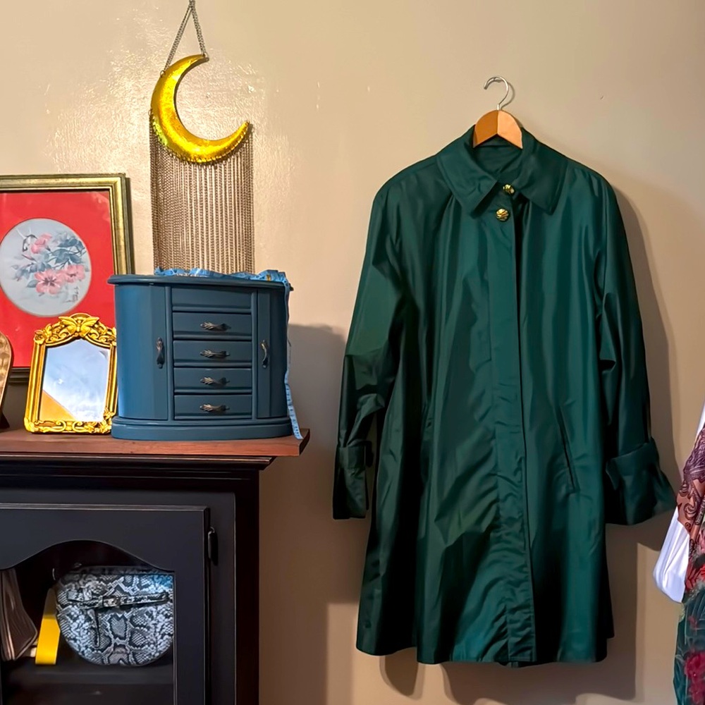 💚🌲☔️🌦️Emerald Green Women's rain coat